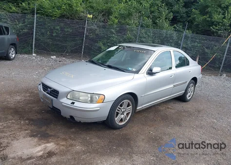 2005 Volvo S60 2.5T Awd z USA, uszkodzony, nr VIN YV1RH592X52478479